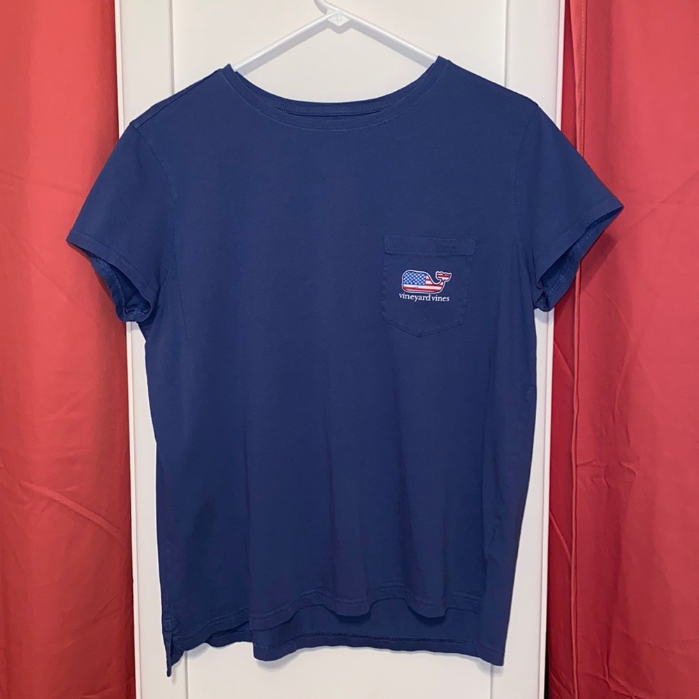 vineyard vines t-shirt